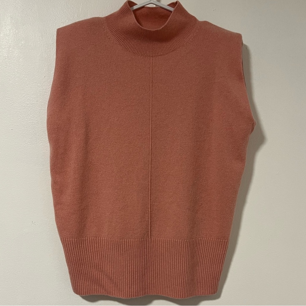 Banana Republic Sleeveless Sweater Vest France Padded Shoulder 100% Cashmere